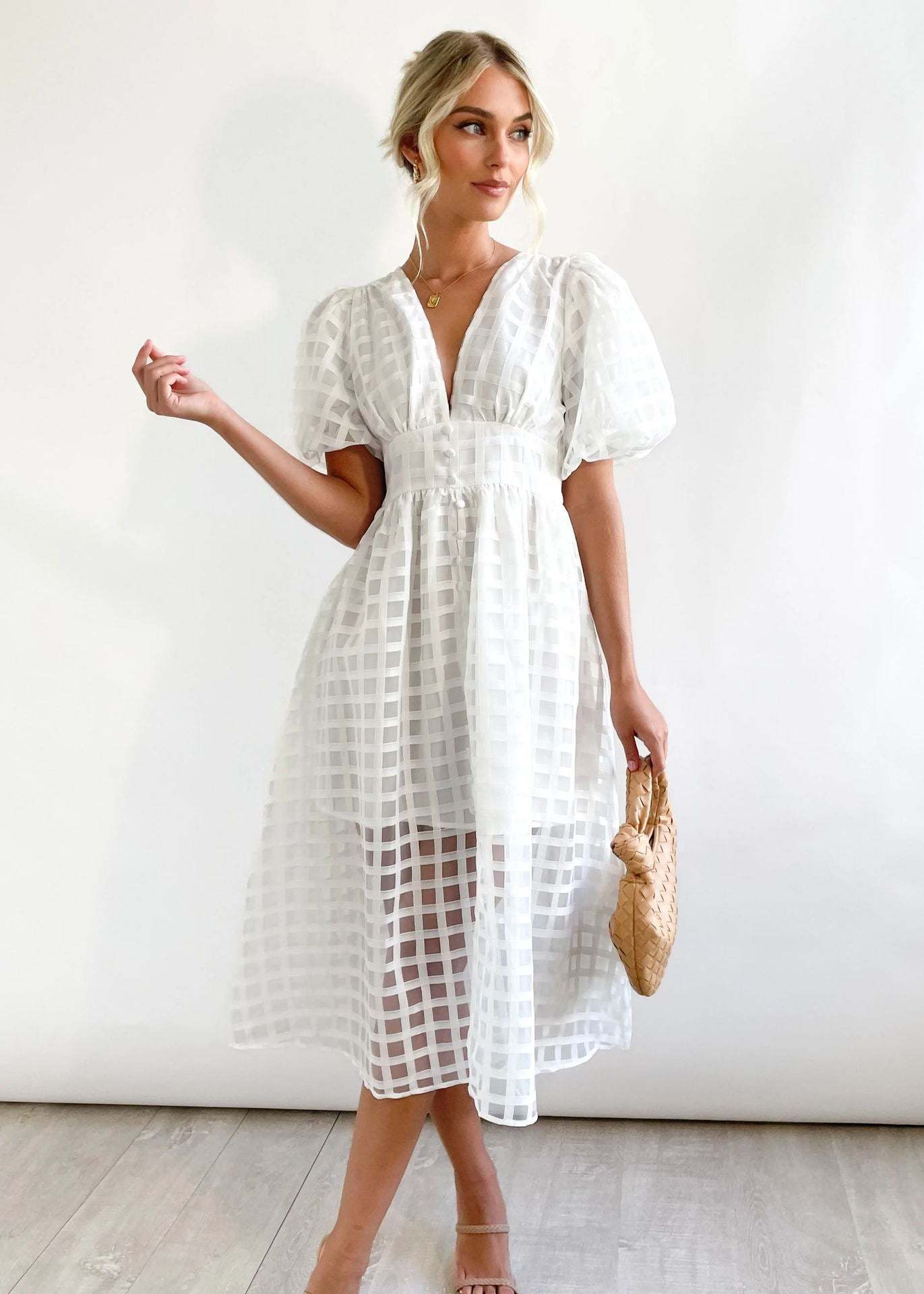 WOMEN'S SOLID SHORT LANTERN SLEEVE DRESS