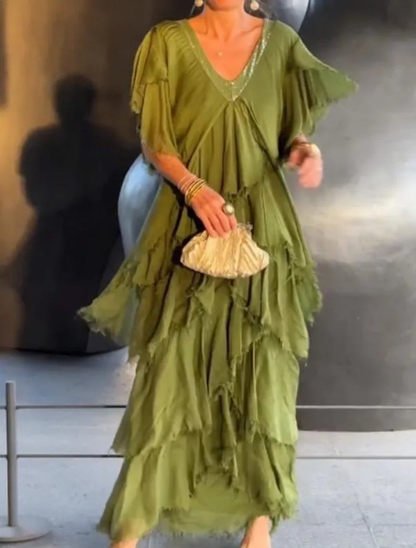  Elegant V-neck Maxi Dress