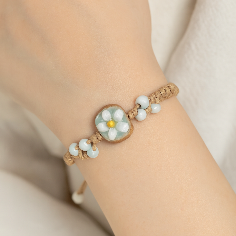 DELICATE FLOWER BRACELET