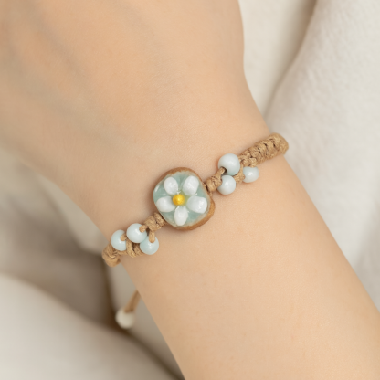 DELICATE FLOWER BRACELET