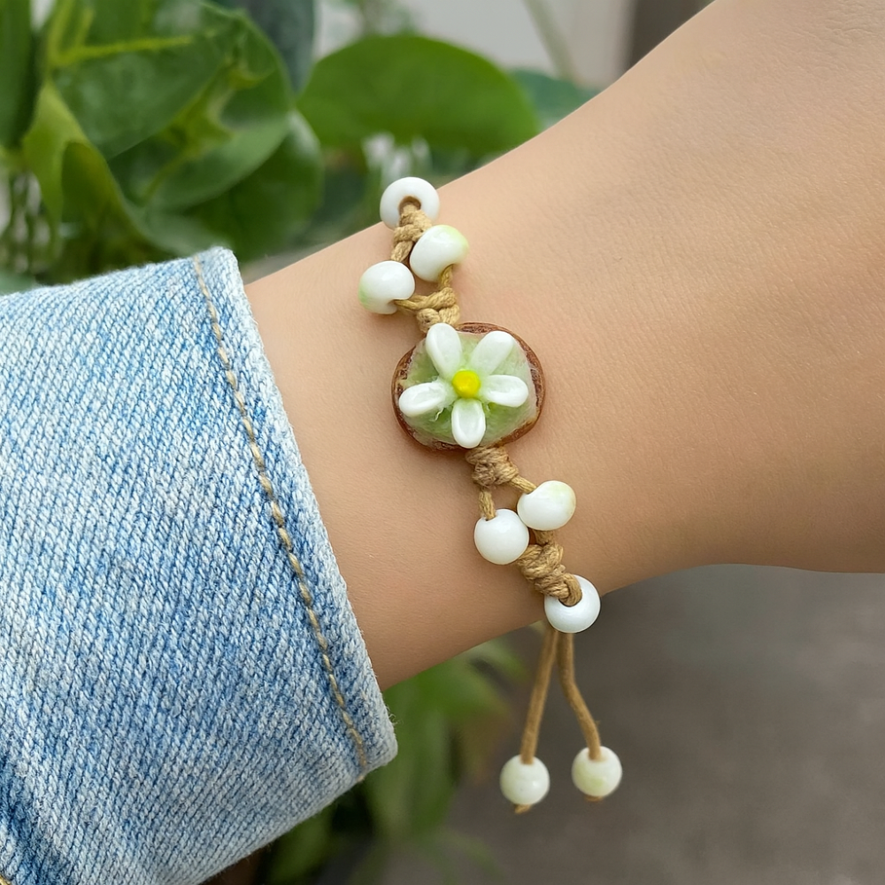 DELICATE FLOWER BRACELET
