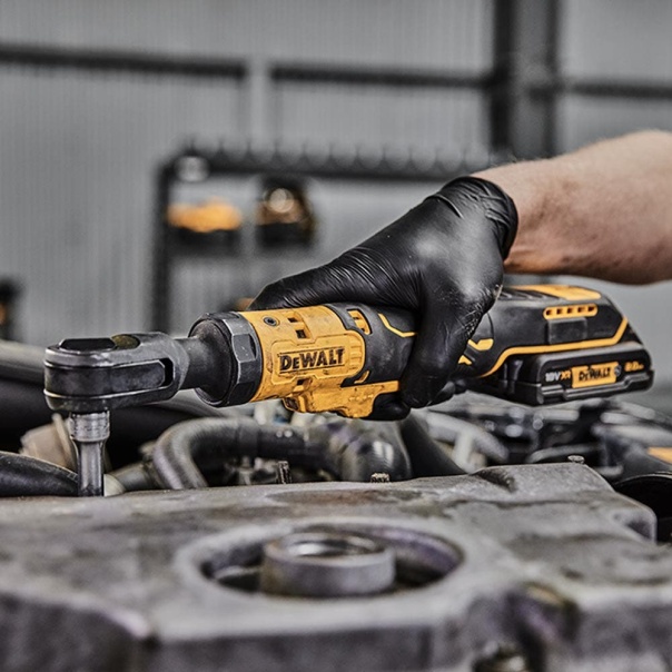 DEWALT 18 V bezszczotkowa osłona klucza grzechotkowego 3/8" DCF513N-XJ