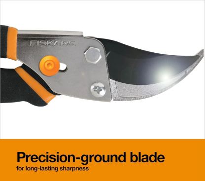Fiskars Bypass Pruning Shears, 5/8-Inch Cut Capacity Garden Clippers, Gardening Scissors with Sharp, Rust Resistant Steel Blade