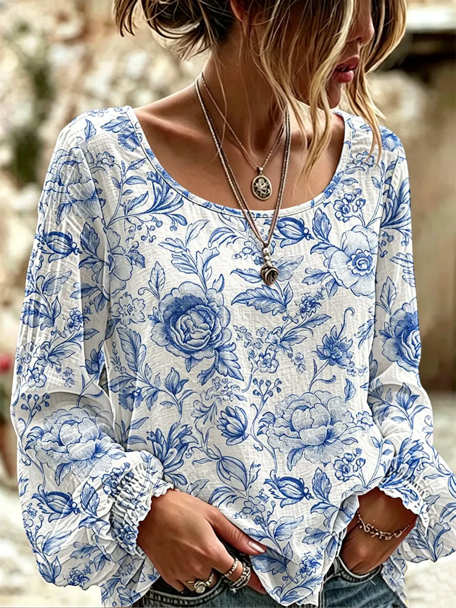 Damen-T-Shirt mit blauem und weißem Blumen druck-Mode & Komfort