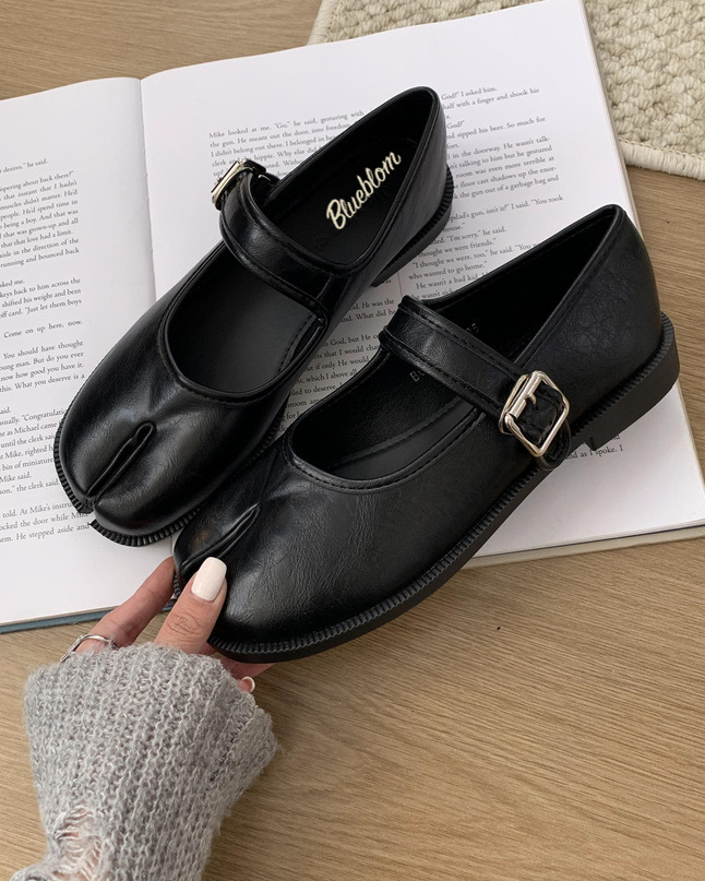 Mary Janes Tabi Shoes