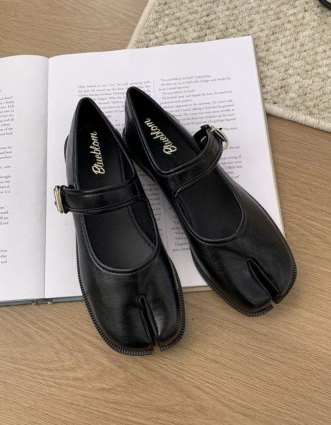 Mary Janes Tabi Shoes
