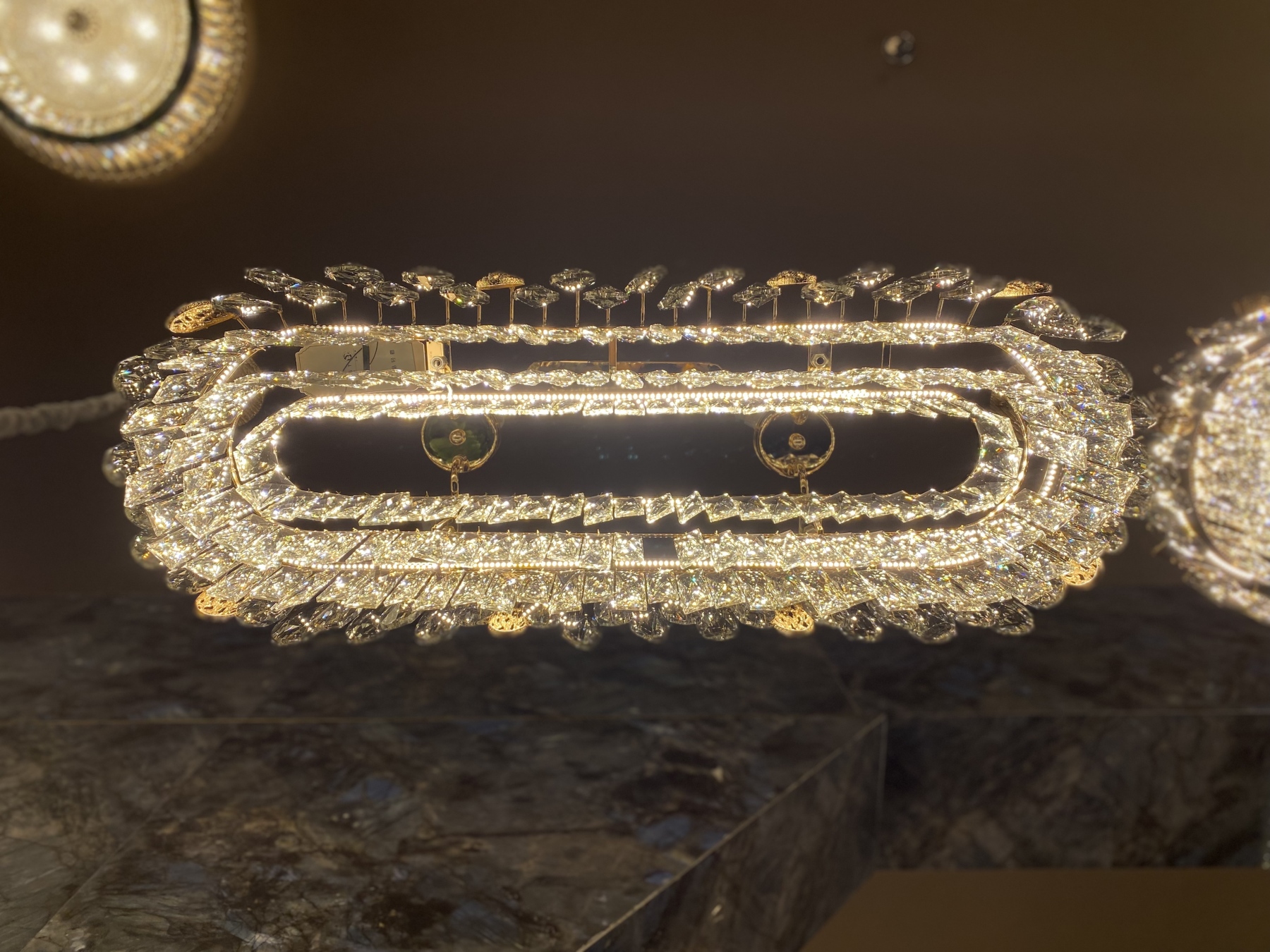 Light luxury crystal restaurant chandelier 2025 new high-end designer dining table dining room bar main lamp