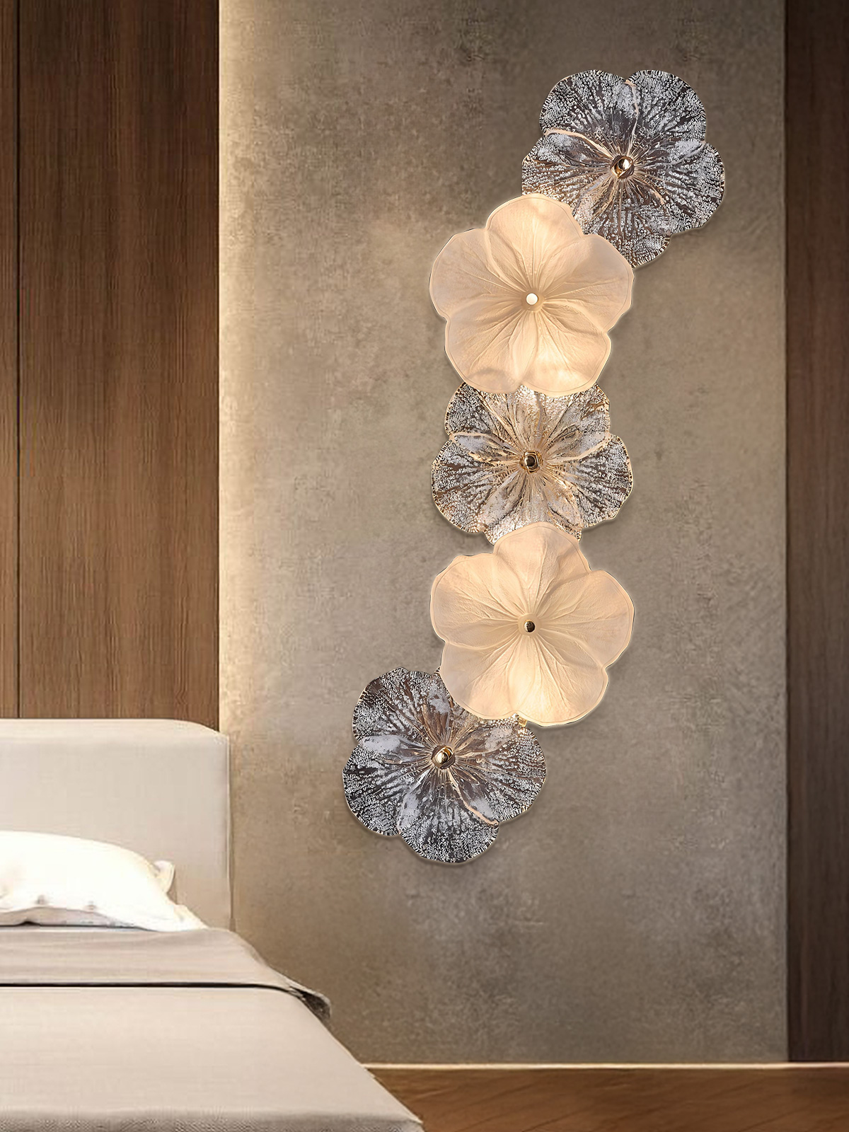 Elegant Modern Floral Crystal Wall Light – Handcrafted Artistic Design