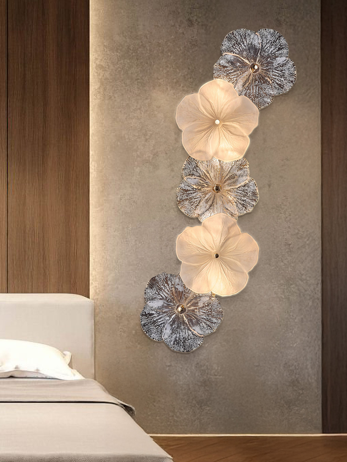 Elegant Modern Floral Crystal Wall Light – Handcrafted Artistic Design