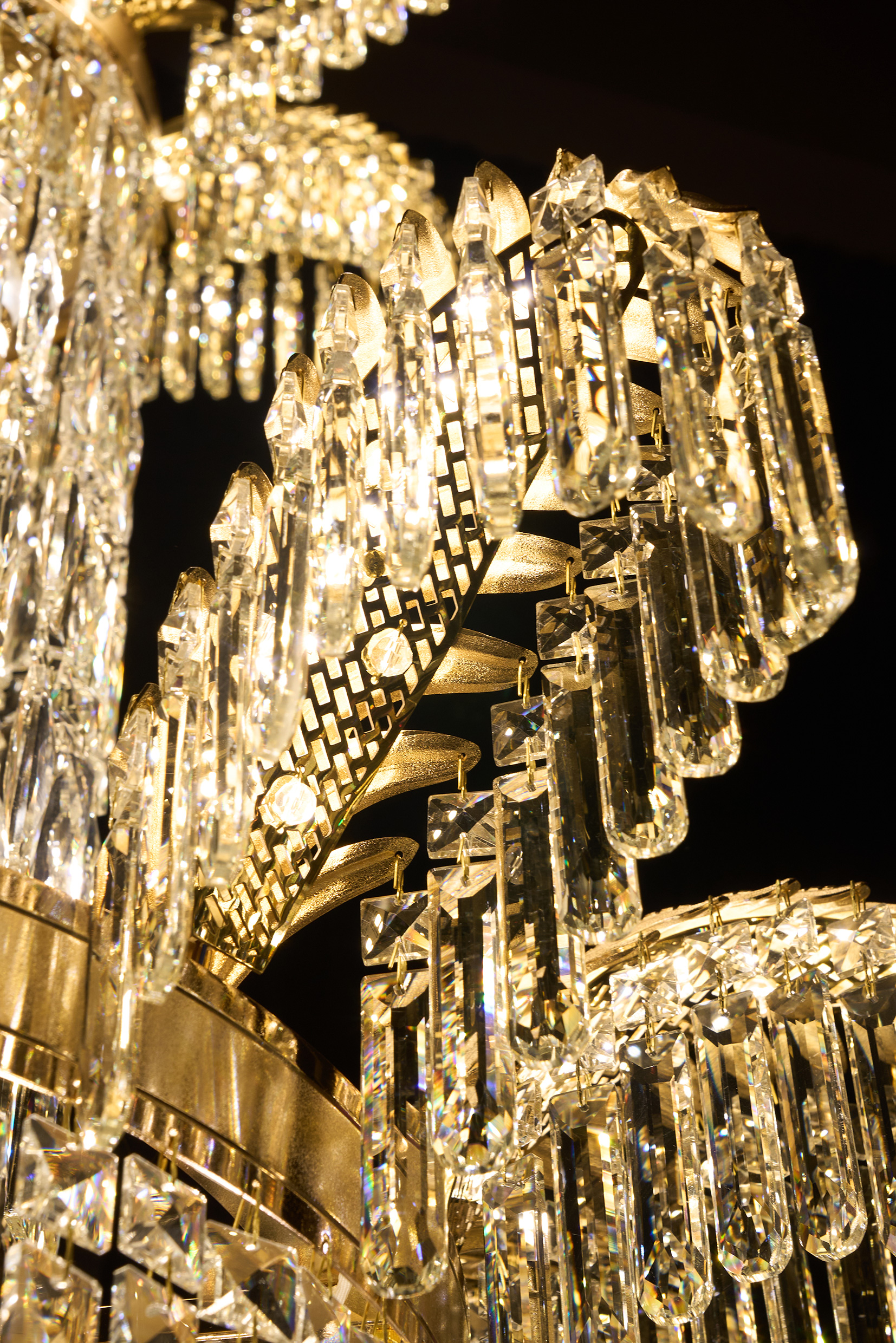 Luxury Grand Crystal Chandelier for High Ceilings - Elegant Staircase Lighting