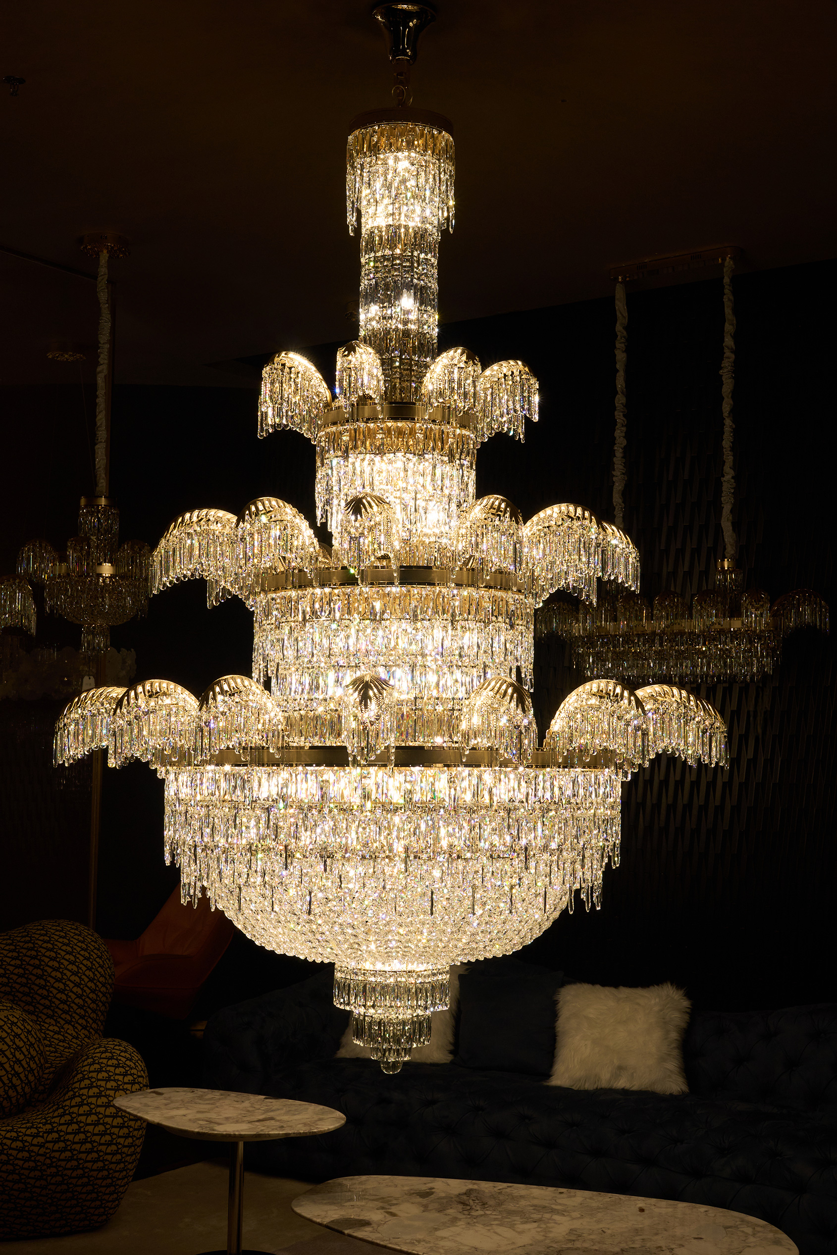 Luxurious Multi-Tier Crystal Chandelier – A Statement of Grandeur