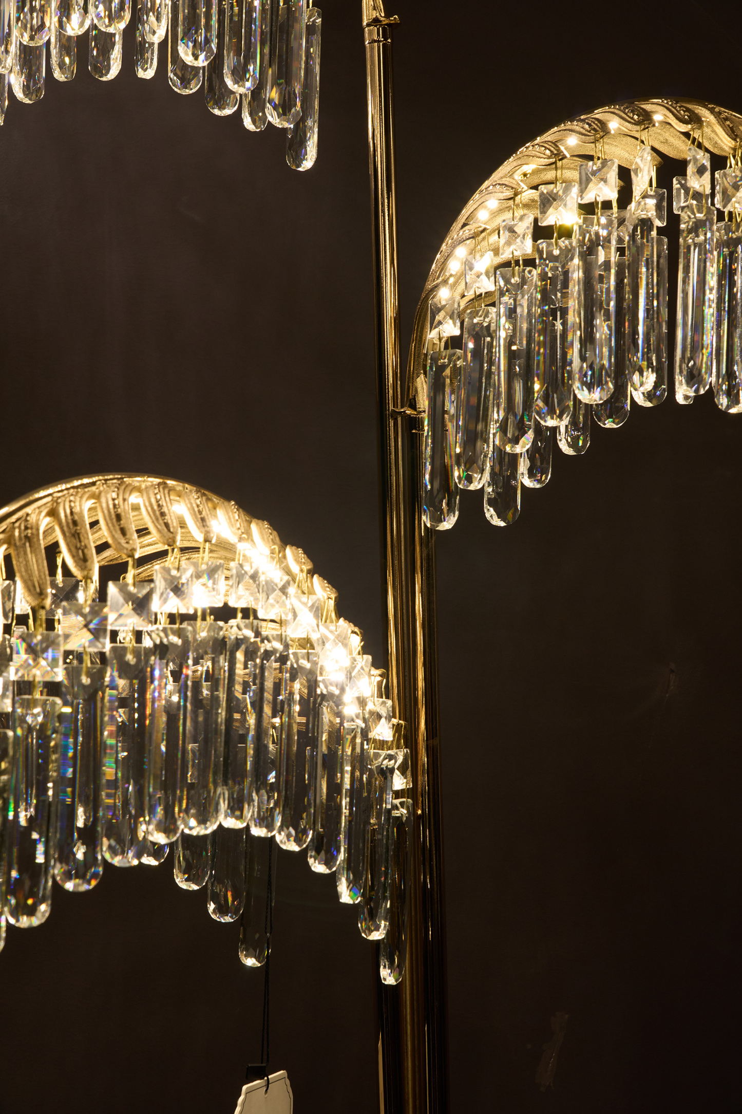 Glamorous Crystal Floor Lamp – Modern Elegance for Luxury Interiors