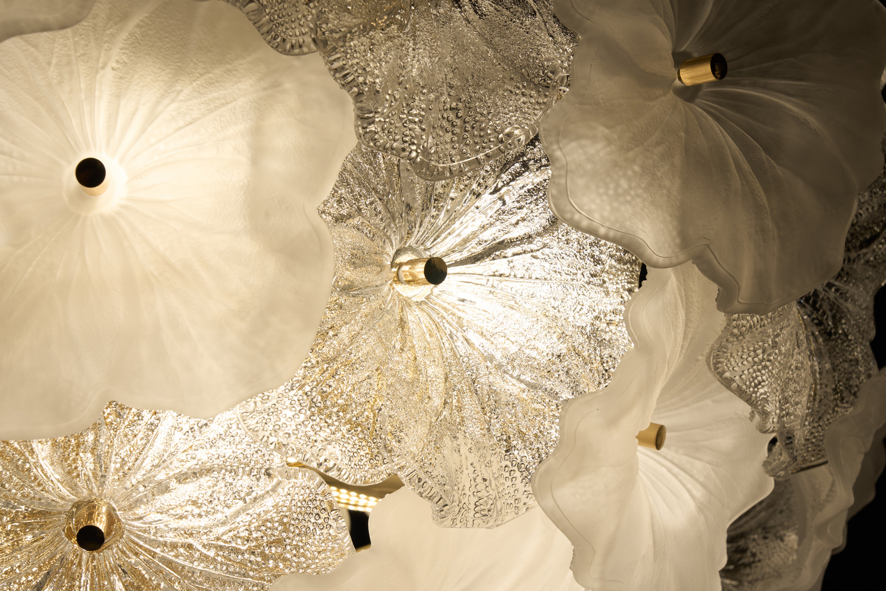 Floral Frosted Crystal Chandelier - Nature-Inspired Elegance for Modern Living