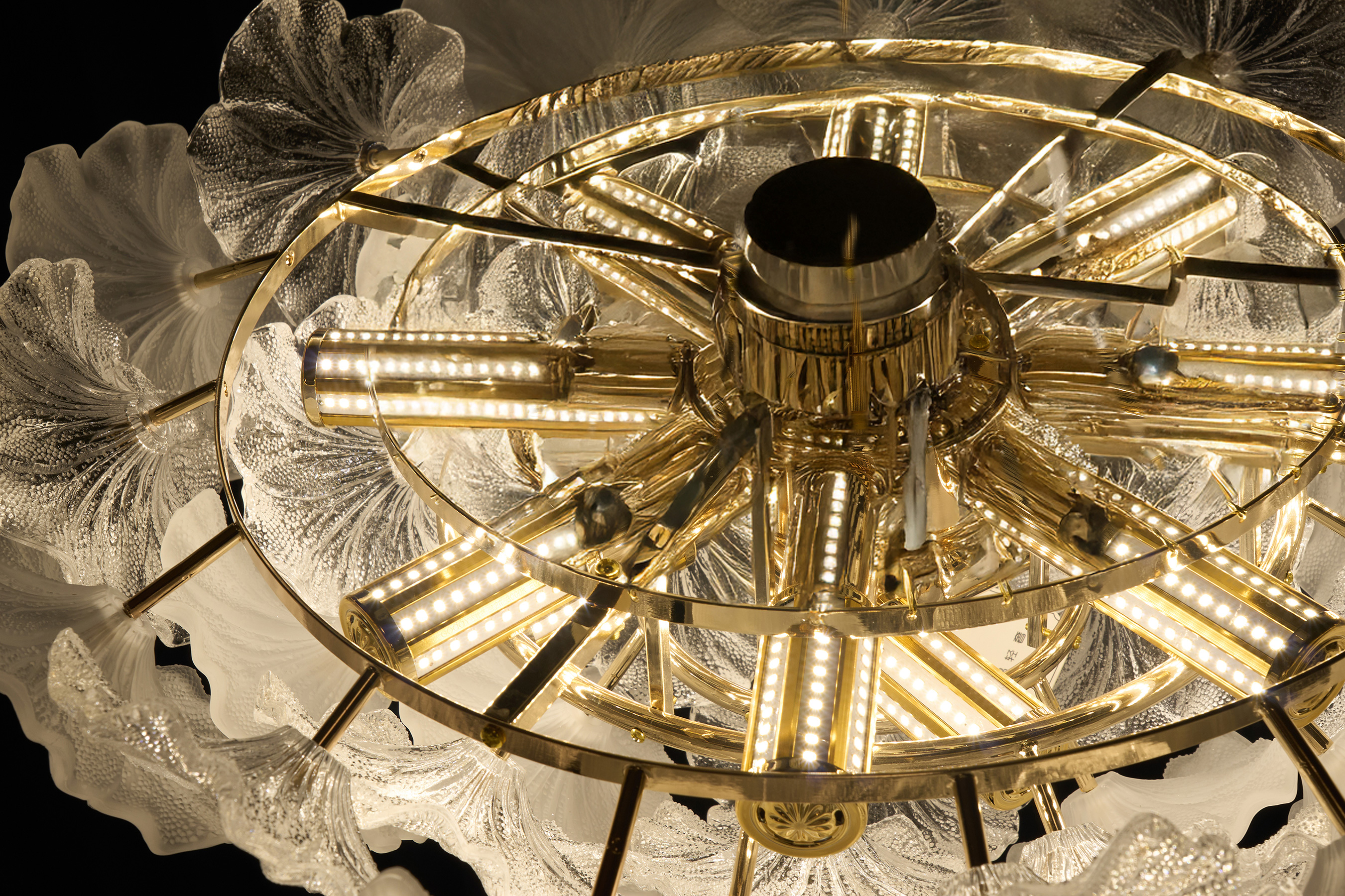 Floral Frosted Crystal Chandelier - Nature-Inspired Elegance for Modern Living