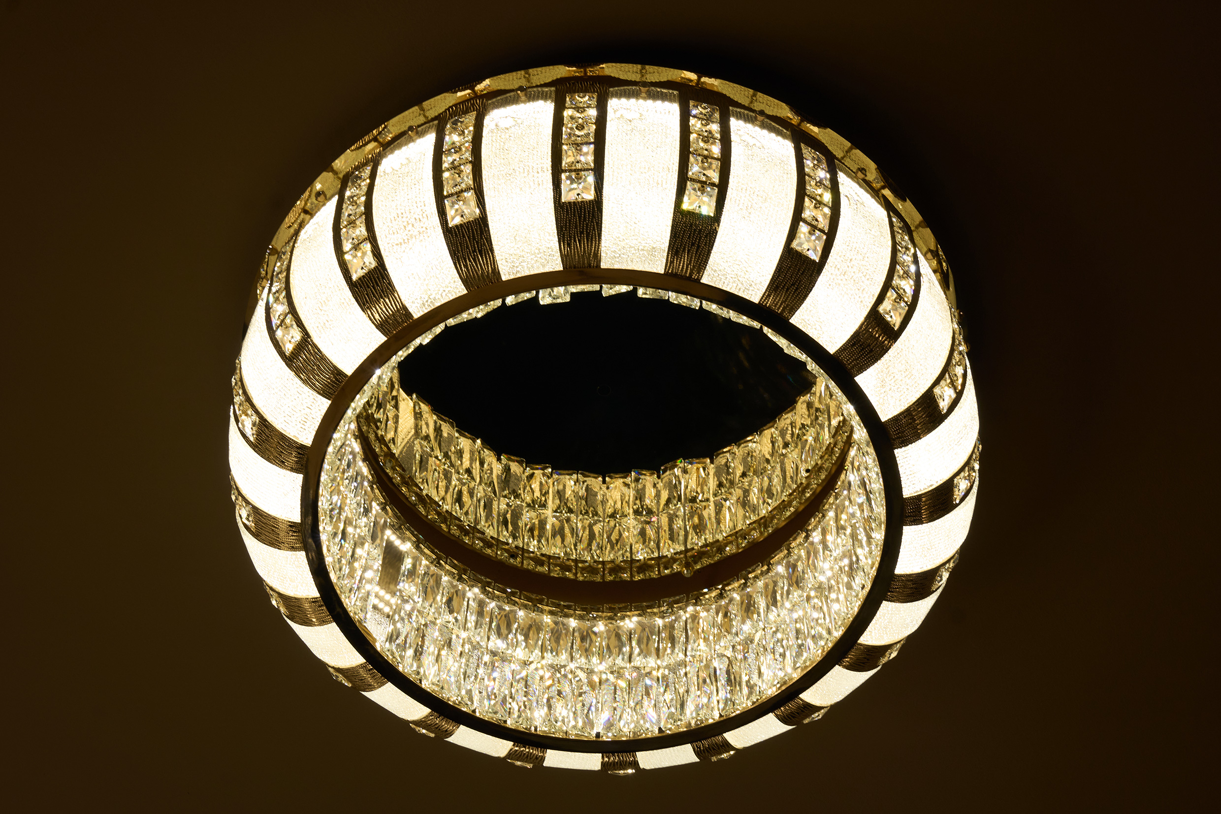 Modern Luxury Crystal Ceiling Light – A Masterpiece of Elegance