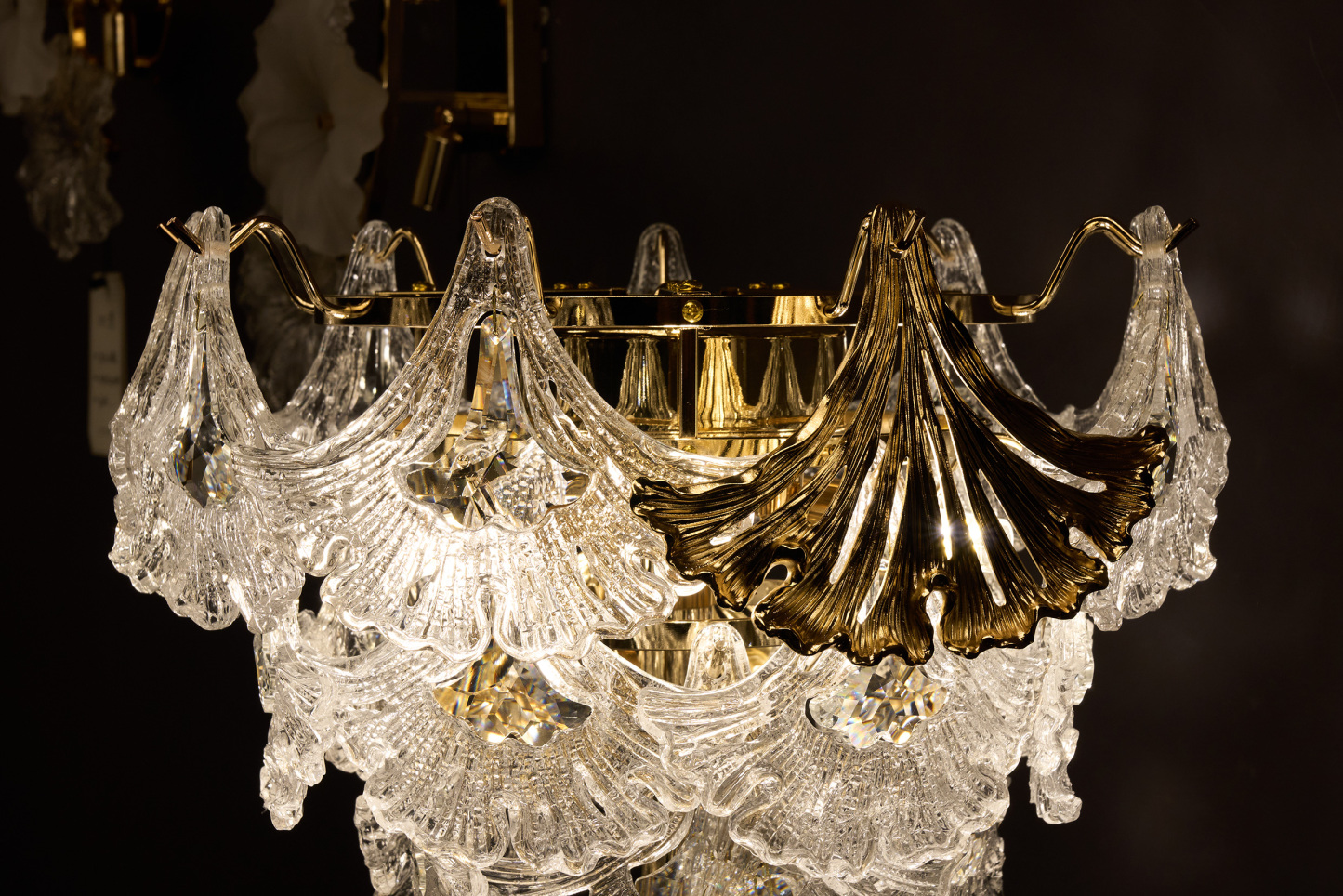 Modern Crystal Floor Lamp – A Statement of Elegance and Functionality