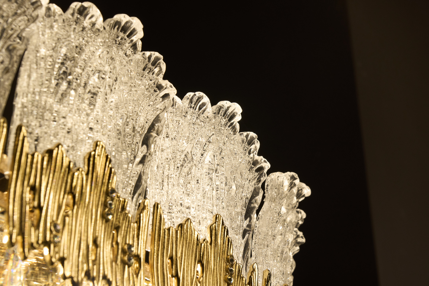 Luxurious Cascading Crystal Chandelier – A Masterpiece of Modern Elegance