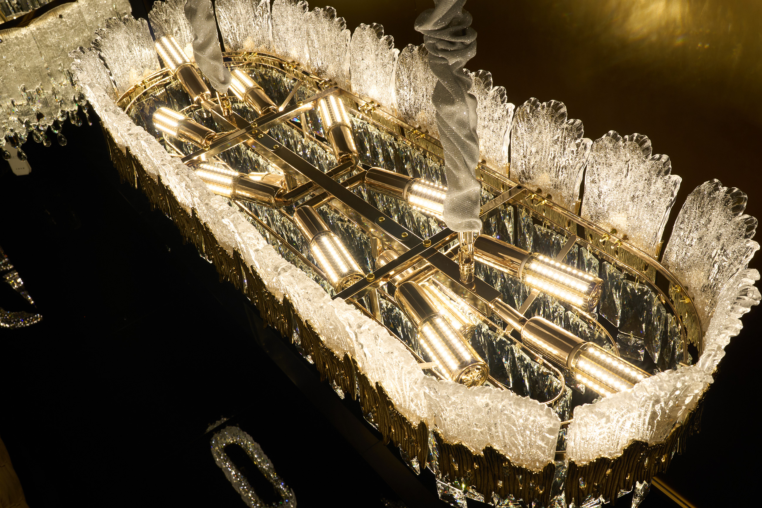Luxurious Cascading Crystal Chandelier – A Masterpiece of Modern Elegance