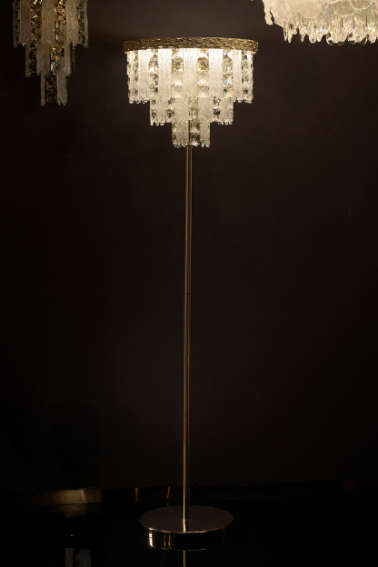 Luxurious Crystal Floor Lamp – A Statement Piece for Modern Interiors