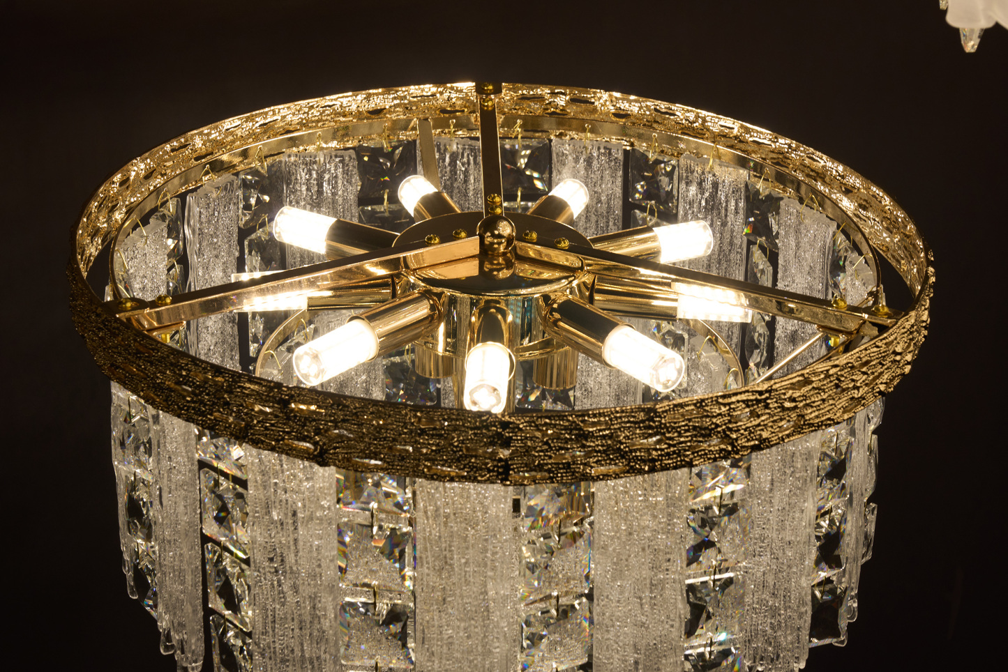 Luxurious Crystal Floor Lamp – A Statement Piece for Modern Interiors