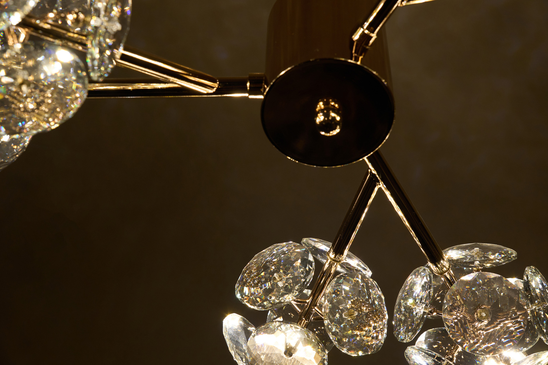 Modern Cluster Crystal Chandelier - The Epitome of Contemporary Elegance