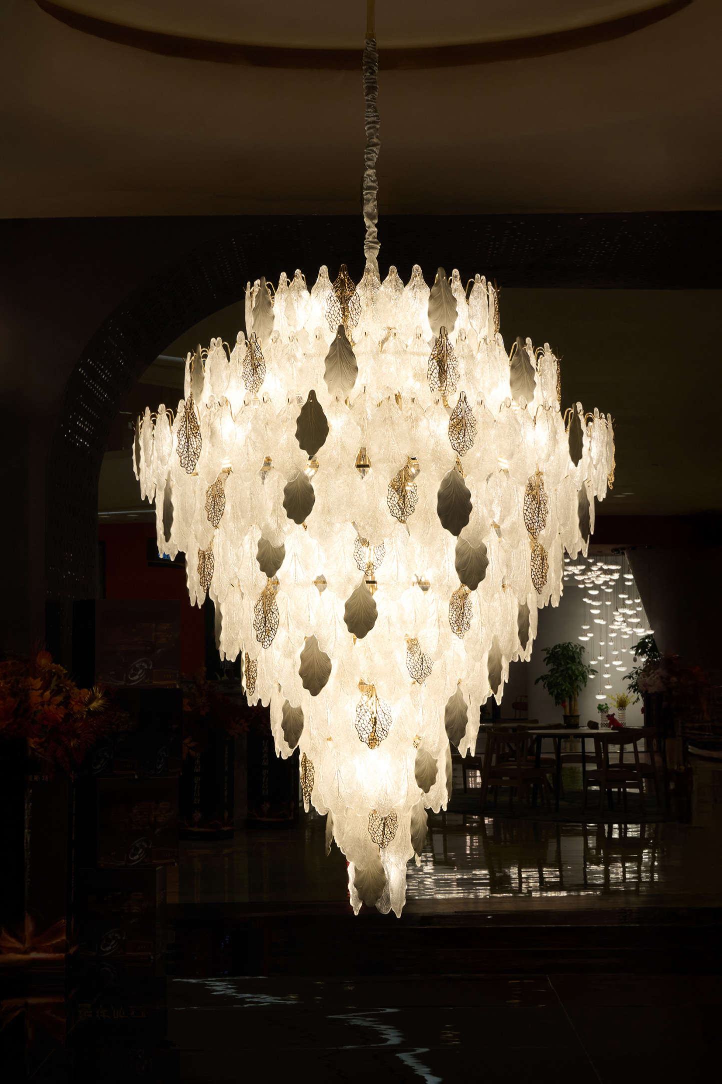 Grand Cascading Crystal Chandelier – Opulent Elegance for Luxurious Interiors