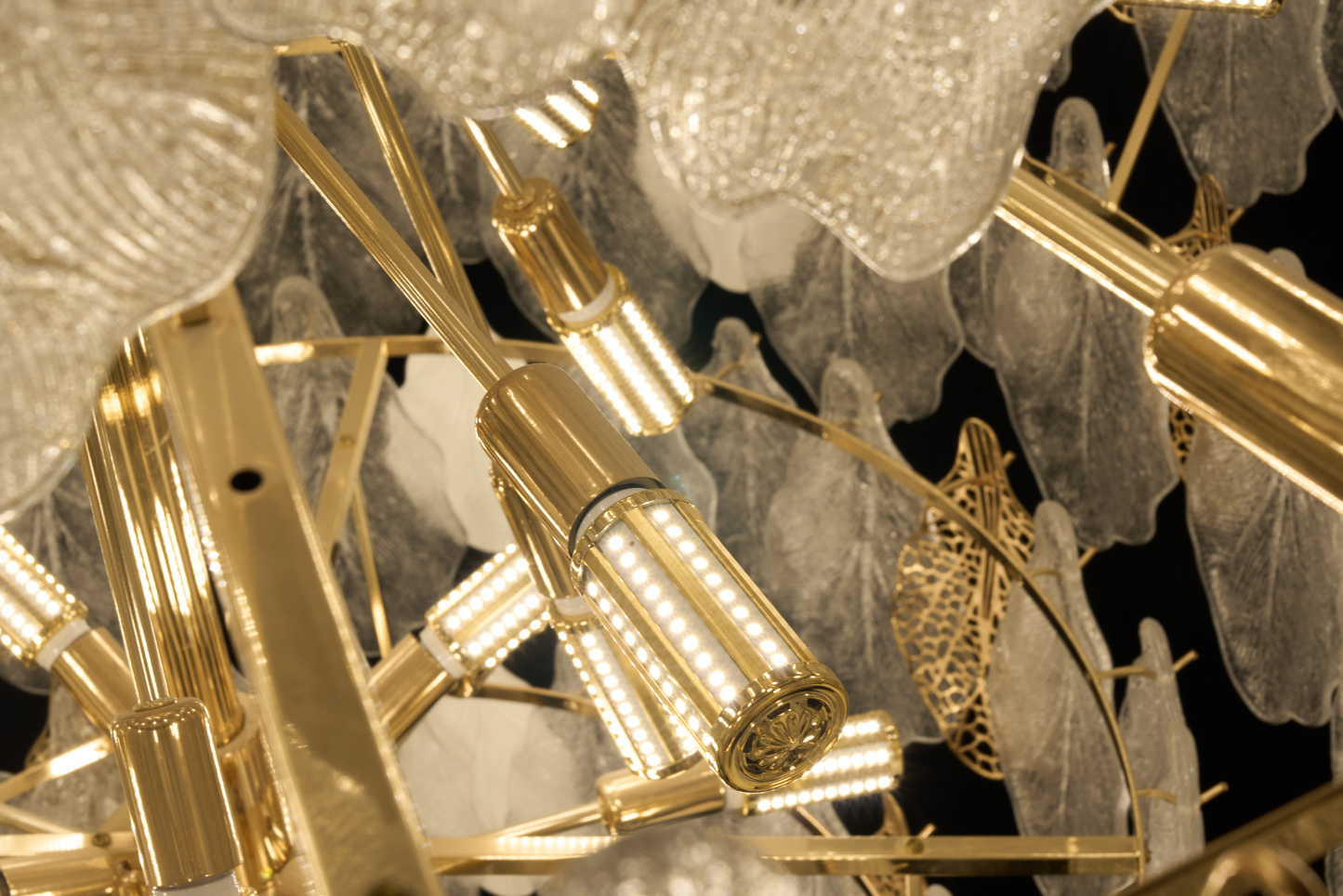 Grand Cascading Crystal Chandelier – Opulent Elegance for Luxurious Interiors