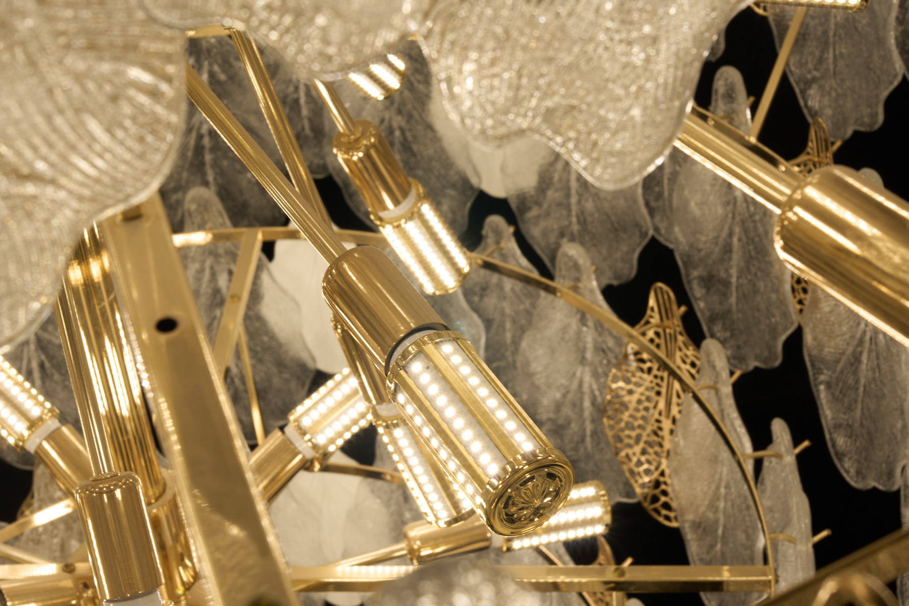 Grand Cascading Crystal Chandelier – Opulent Elegance for Luxurious Interiors