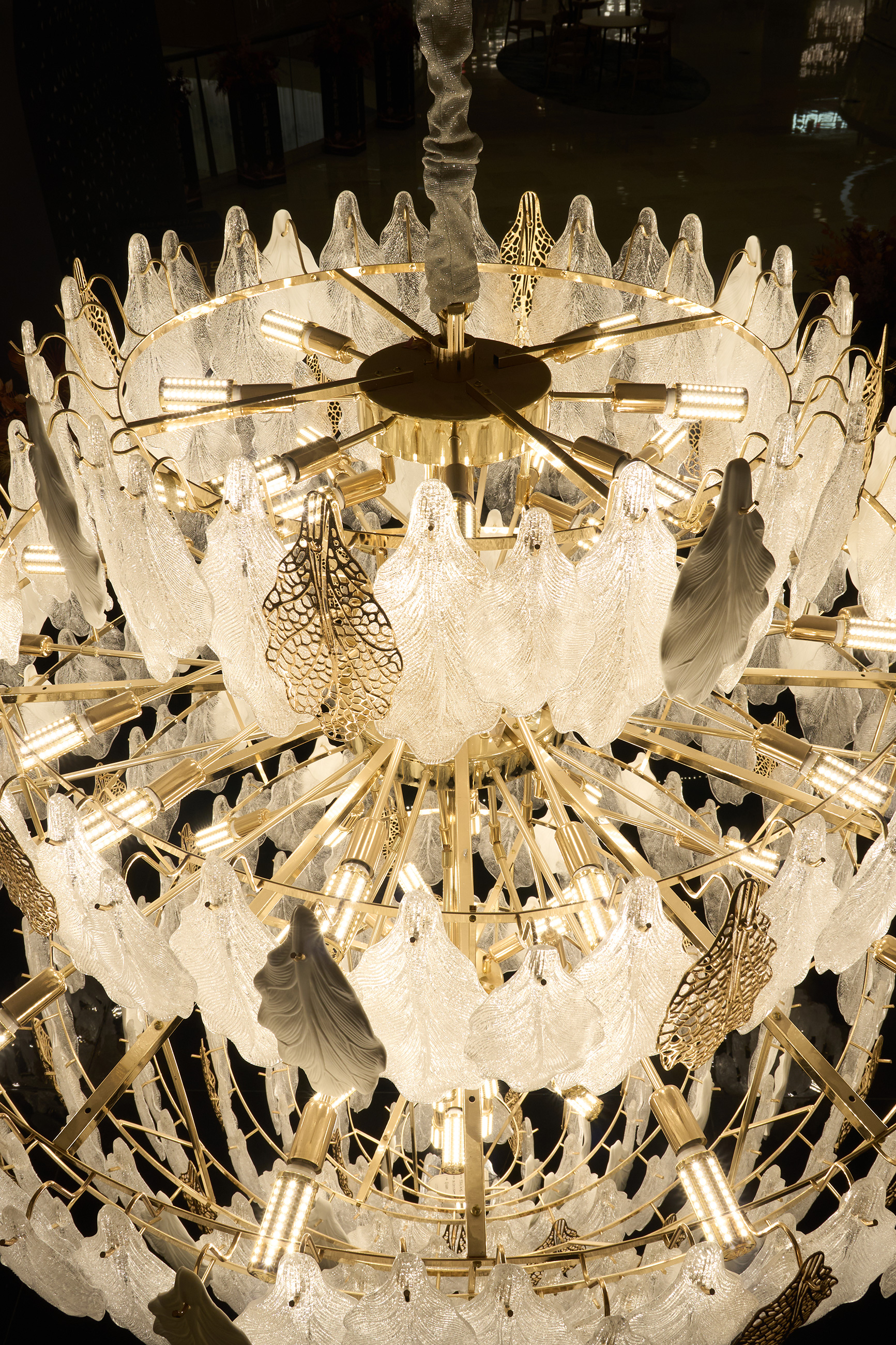 Grand Cascading Crystal Chandelier – Opulent Elegance for Luxurious Interiors