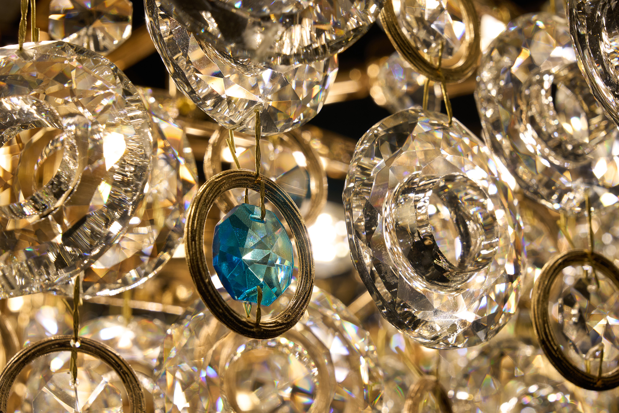 Sophisticated Crystal Chandelier – A Radiant Statement of Modern Luxury