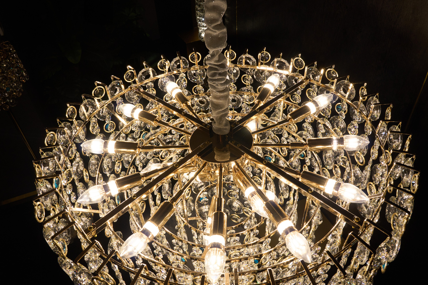 Sophisticated Crystal Chandelier – A Radiant Statement of Modern Luxury