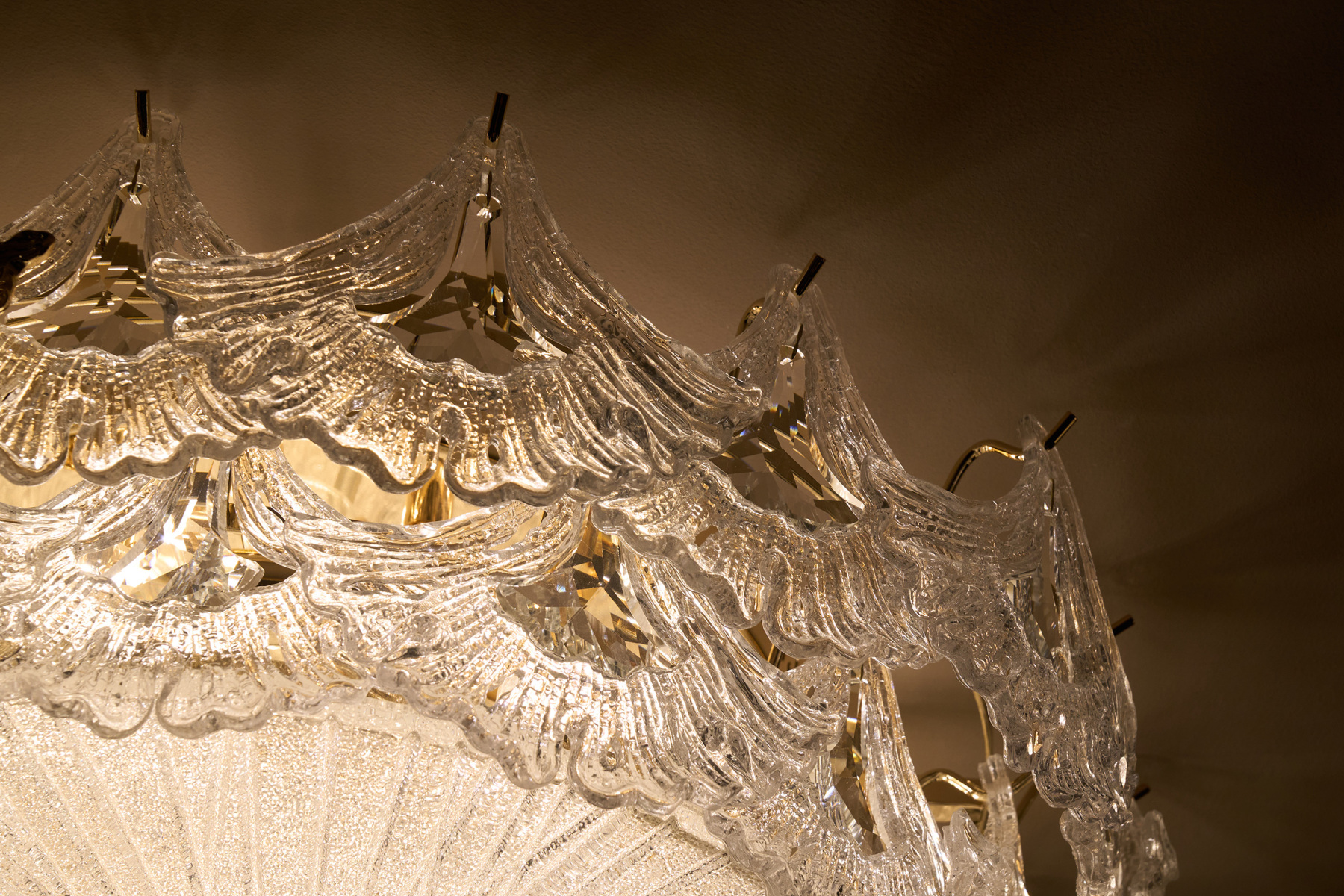 Golden Frosted Crystal Chandelier - A Statement of Luxury and Sophistication