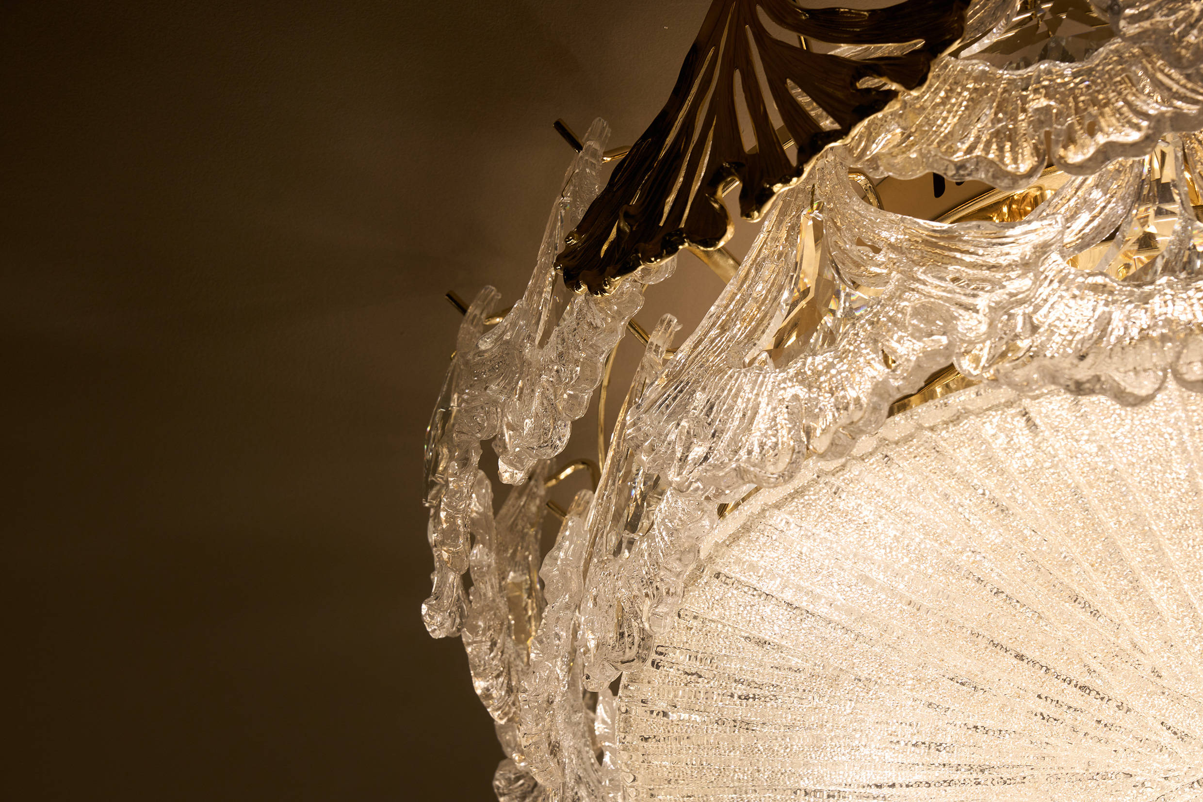 Golden Frosted Crystal Chandelier - A Statement of Luxury and Sophistication