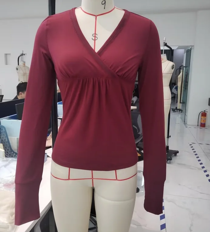 Y2K Cute Grunge Burgundy T-shirt 00s Vintage V Neck Long Sleeve Tees Chic Retro Women Milkmaid Tops Autumn Techwear Clothes