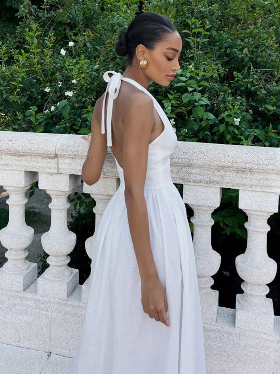 Chic Fitted White Gown With V Neckline Perfect For Summer Events