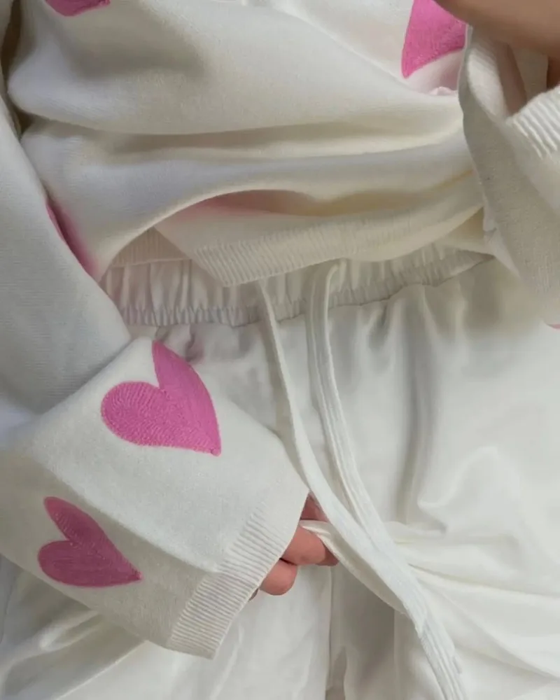 Knitted Women Cardigan Long Sleeve Loose Deep V Neck Sweater Women's Casual Embroidery Heart Women Autumn Coat 2025 New