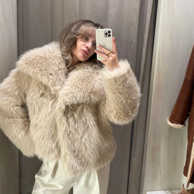 Chic Ins Blogger Brand Fashion Fake Fox Fur Jacket Coat Women Winter Luxury Design Big Collar Fur Coats Cool Girls Overcoat