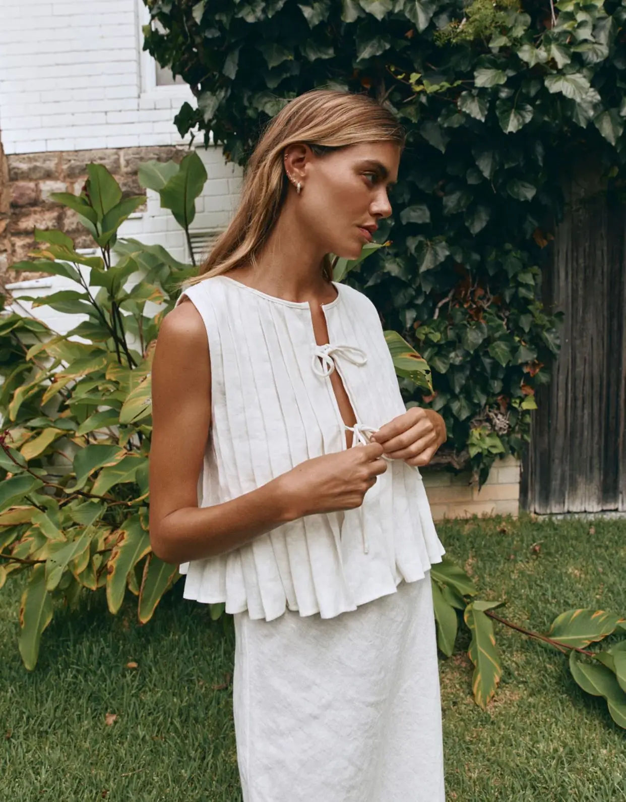 White Bandage Ribbed Tank Top Shirts For Women Hollow Out Sleeveless Slim Summer Fashion Vest Women's Lace-Up Vest Y2k Top