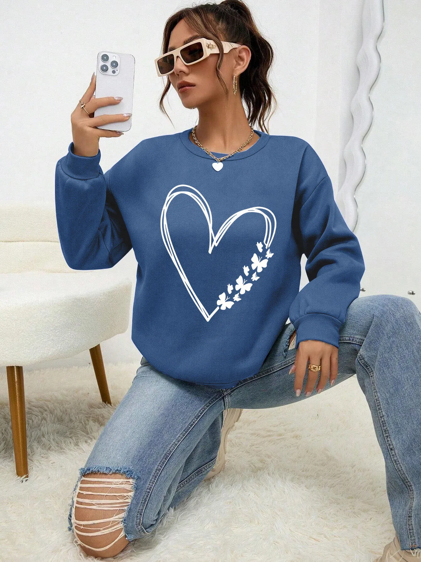 The Great Love At The Edge Of Butterflies Design Sweatshirt Female Fleece Crewneck Hooded Street Autumn Pullover New Sportswear