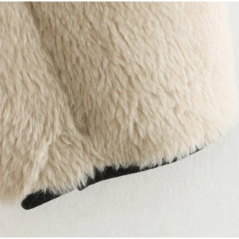 Fashion Beige Faux Fur Long Coat Women Winter Buttons Lapel Long Sleeve Lamb Fleece Jacket 2025 New Lady Loose Street Outerwear