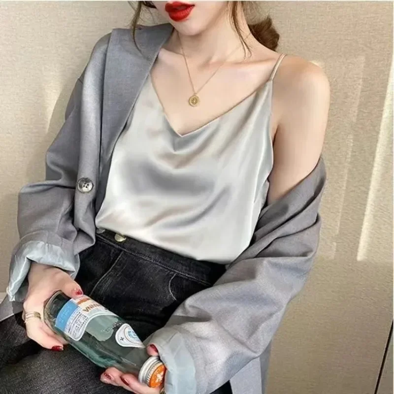 Sexy Strap Crop Top Fashion Silky Camisole Women's Inner With White Bottoming Satin Top Summer V-neck Thin Section Y2K Camisole