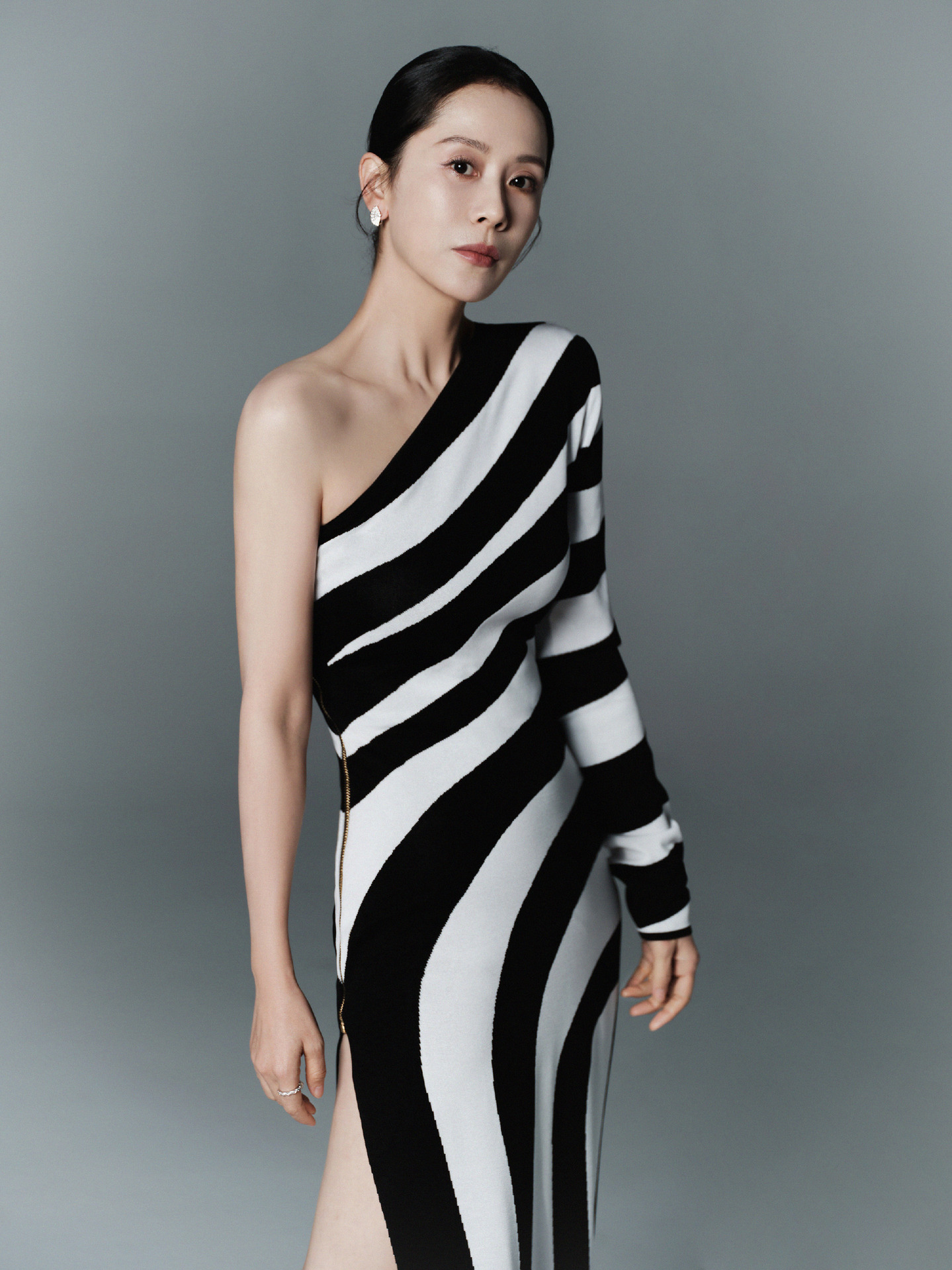 Autumn Winter Black White Striped Sexy High Slit One Shoulder Dress Simple in Bandage Dress