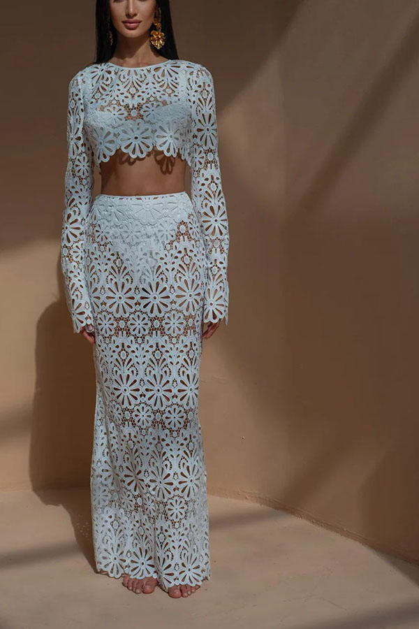 Balmy Summers Crochet Lace Floral Pattern Long Sleeve Crop Vacation Top