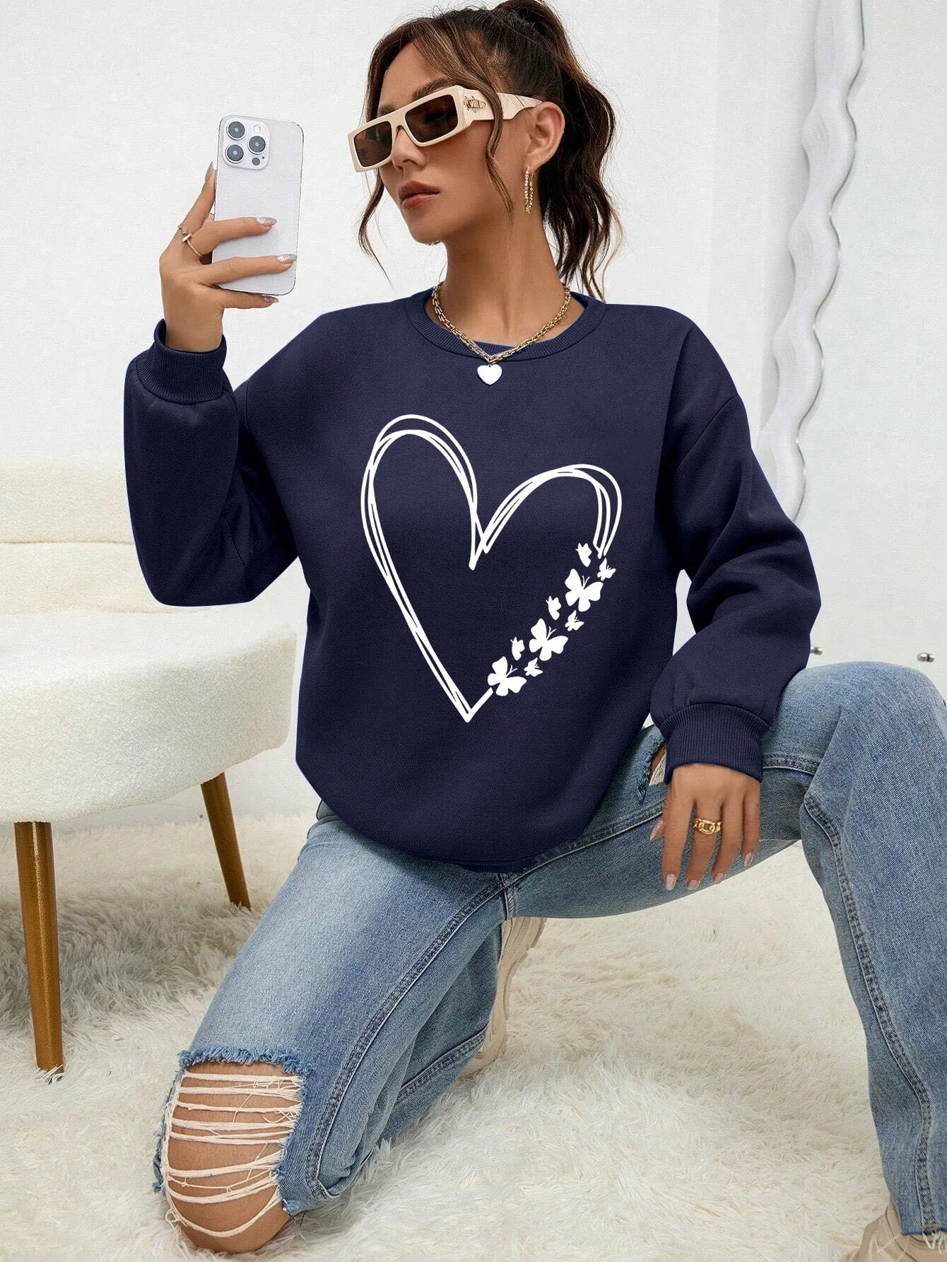 The Great Love At The Edge Of Butterflies Design Sweatshirt Female Fleece Crewneck Hooded Street Autumn Pullover New Sportswear