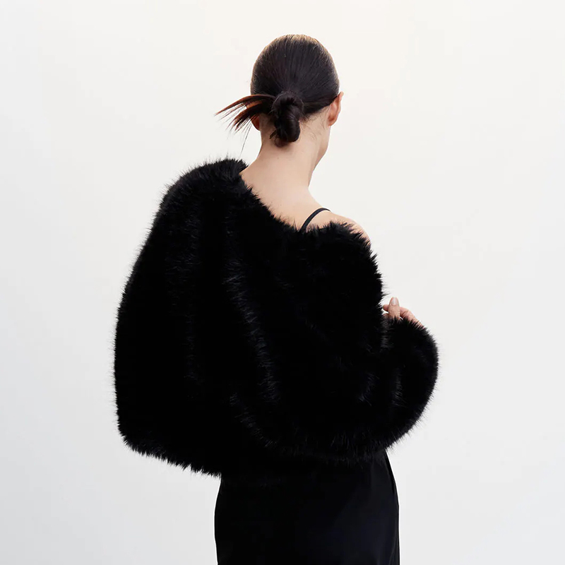 Ins Hot Brand Fashion Black Warm Cozy Cropped Faux Fur Coat Women Winter Chic Girls Street Fashion Luxury Short Fur Jacket