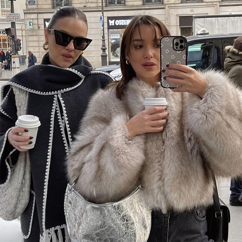 Iconic Street Fashion Week Luxury Brand Gardient Cropped Faux Fur Coat Women Winter Hot Cool Girls Fluffy Short Fur Jacket