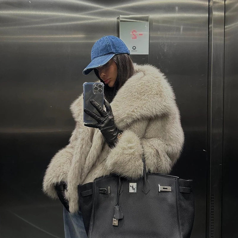 Winter New Fashion Gradient Fluffy Fur Coat Women High Street Luxury Big Fur Collar Faux Fox Fur Jacket Female Overcoats