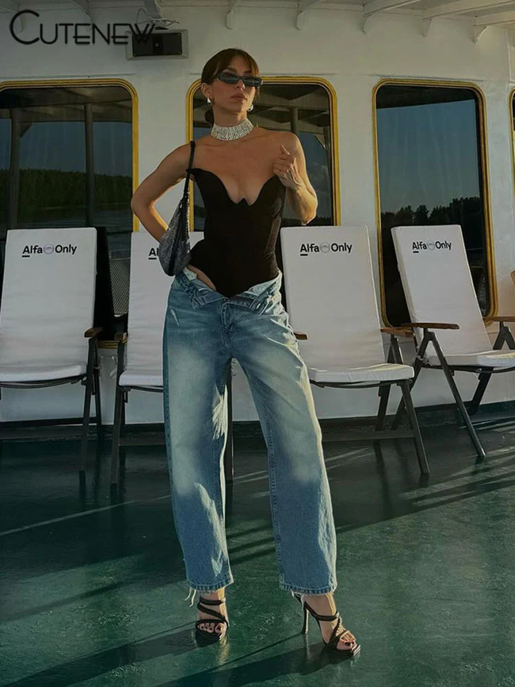 Solid Trend Women Bodysuit Simple Strapless Chic Shape Low Neck Skinny Tank Tops Mujer Classic Wild Street Club Playsuit