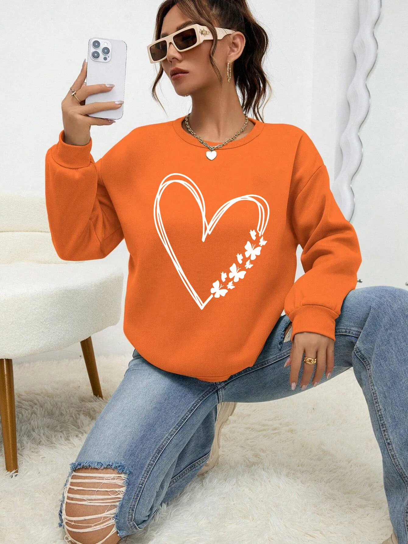 The Great Love At The Edge Of Butterflies Design Sweatshirt Female Fleece Crewneck Hooded Street Autumn Pullover New Sportswear