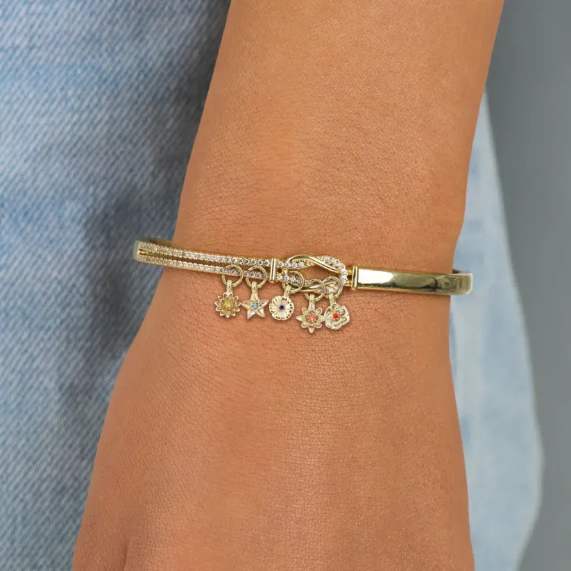 Personalized 1-12 Birthflowers Gift For Grandmom Knot | Wear Her Story on Her Wrist